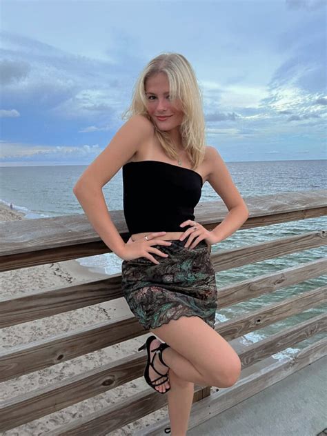 Cute and sexy Darci Lynne